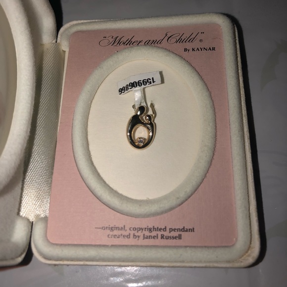 Mother and Child 14k Gold Pendant with Diamond - Picture 2 of 8